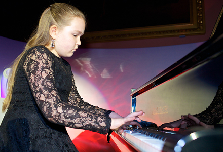 Alisa Hopp, Klavier