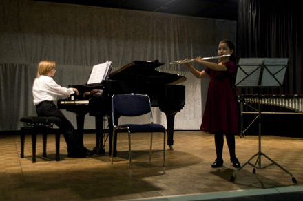 Dascha Schuster (Querflöte), Daniel Vincent Streicher (Klavier) 