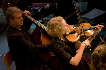 Frithjof-Martin Grabner - Kontrabaß, Lina-Marie Däunert - Bratsche